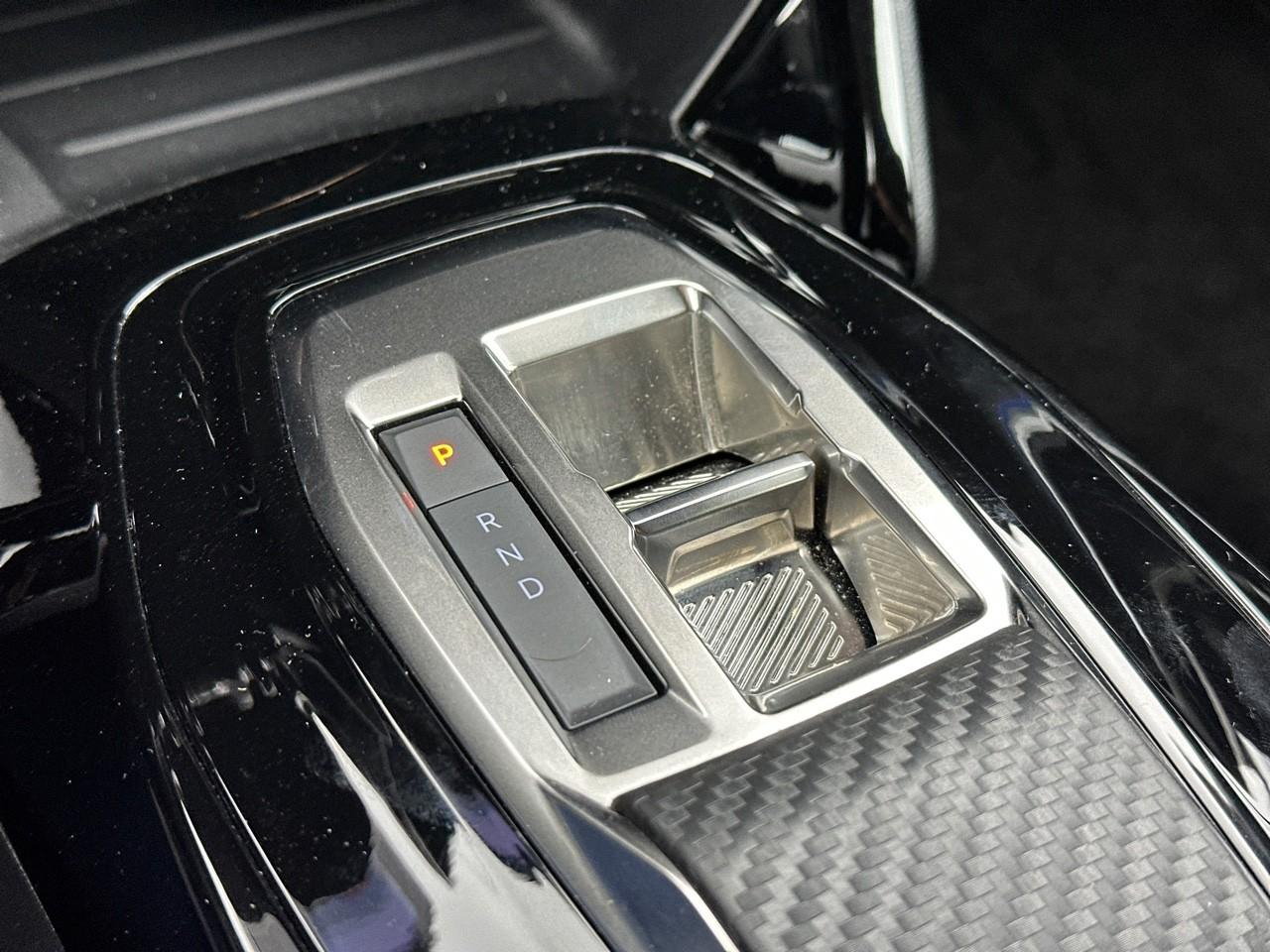 Peugeot 208 hybrid 145 ch e-dcs6 gt — photo 28