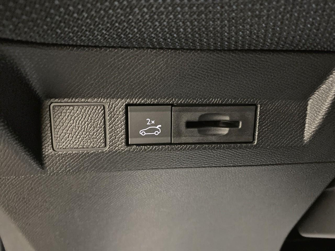 Citroën C5 Aircross hybride 145 ch e-dcs6 max — photo 19