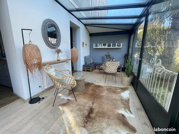 Maison 8 pièces 210 m²