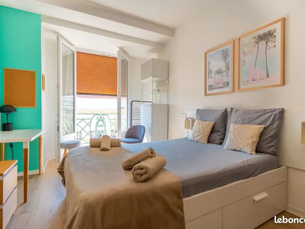 Chambre Colocation Juan les pins / antibes avec salle de bain privée