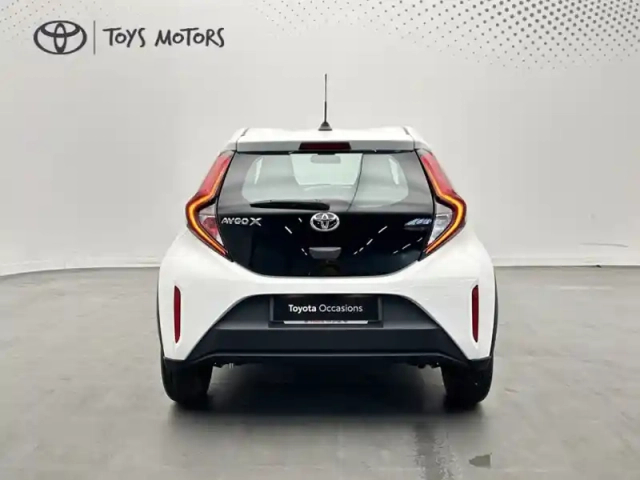 Toyota Aygo 1.0 s-cvt 72 dynamic — photo 4