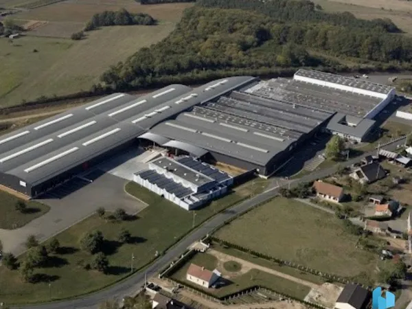 Local 32285 m² Aubigné-Racan