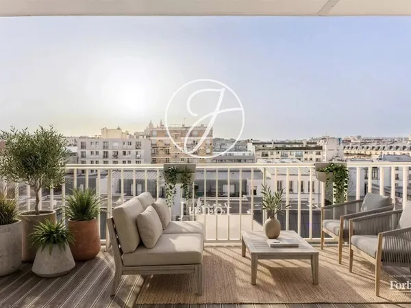 PARIS 18e - MARCADET / STEPHENSON - Studio à vendre - 25,70 m² Carrez - Terrasse 7 m² - Vue Sacré-Co