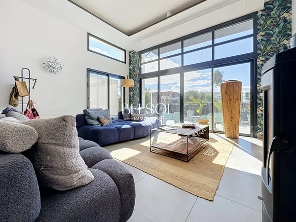 VILLEUNEUVE de la RAHO 150m² habitable + 148m² de SS/Garage