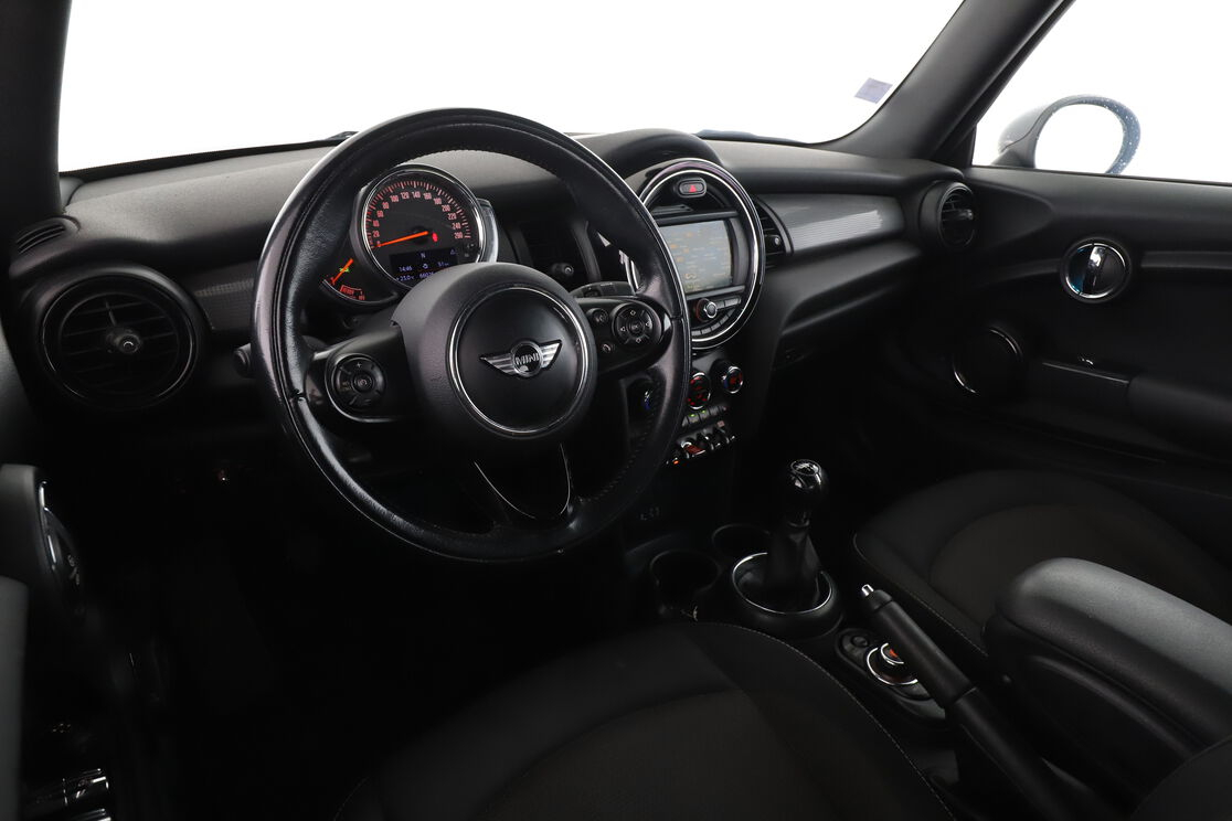 MINI Cabrio Cooper BV6 — photo 10