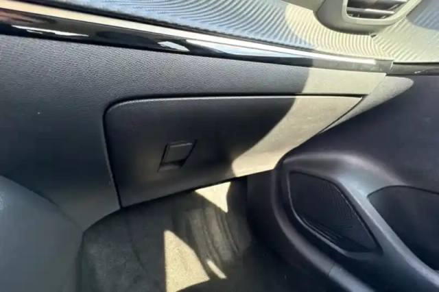 Peugeot 208 electrique 50 kwh 136ch — photo 27