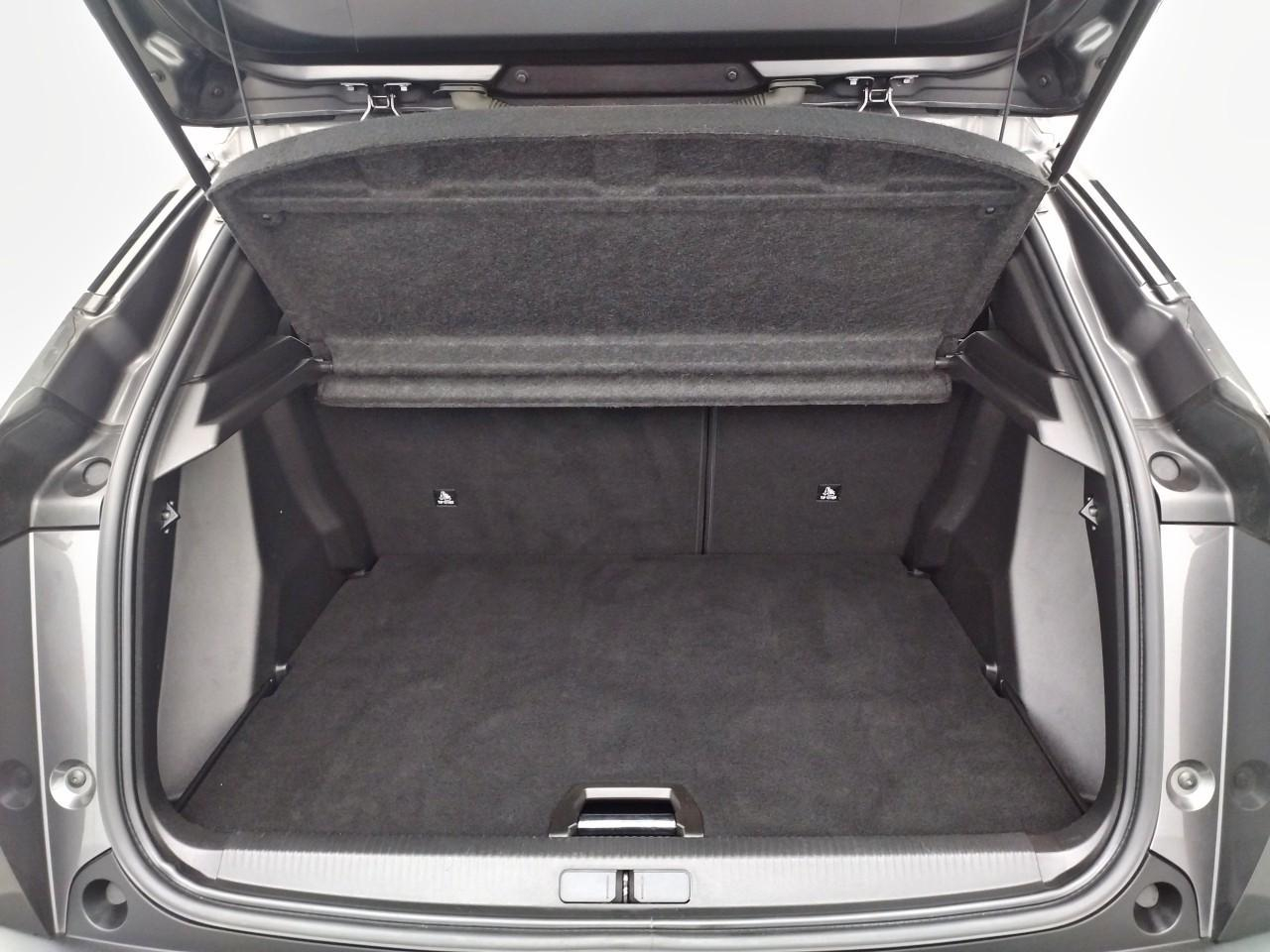 Peugeot 2008 puretech 130 s&s eat8 allure pack — photo 14