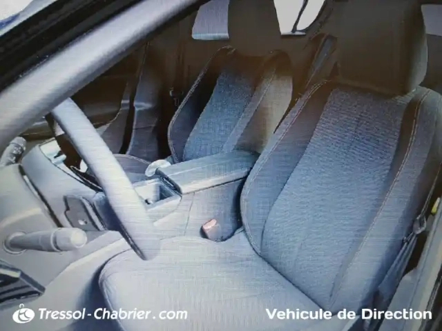Peugeot 308 hybrid 145 e-dcs6 — photo 11
