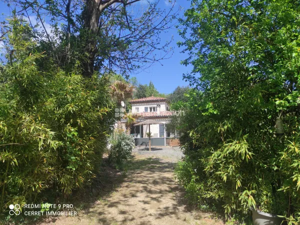 Maison et deux gites sur 6000m2
