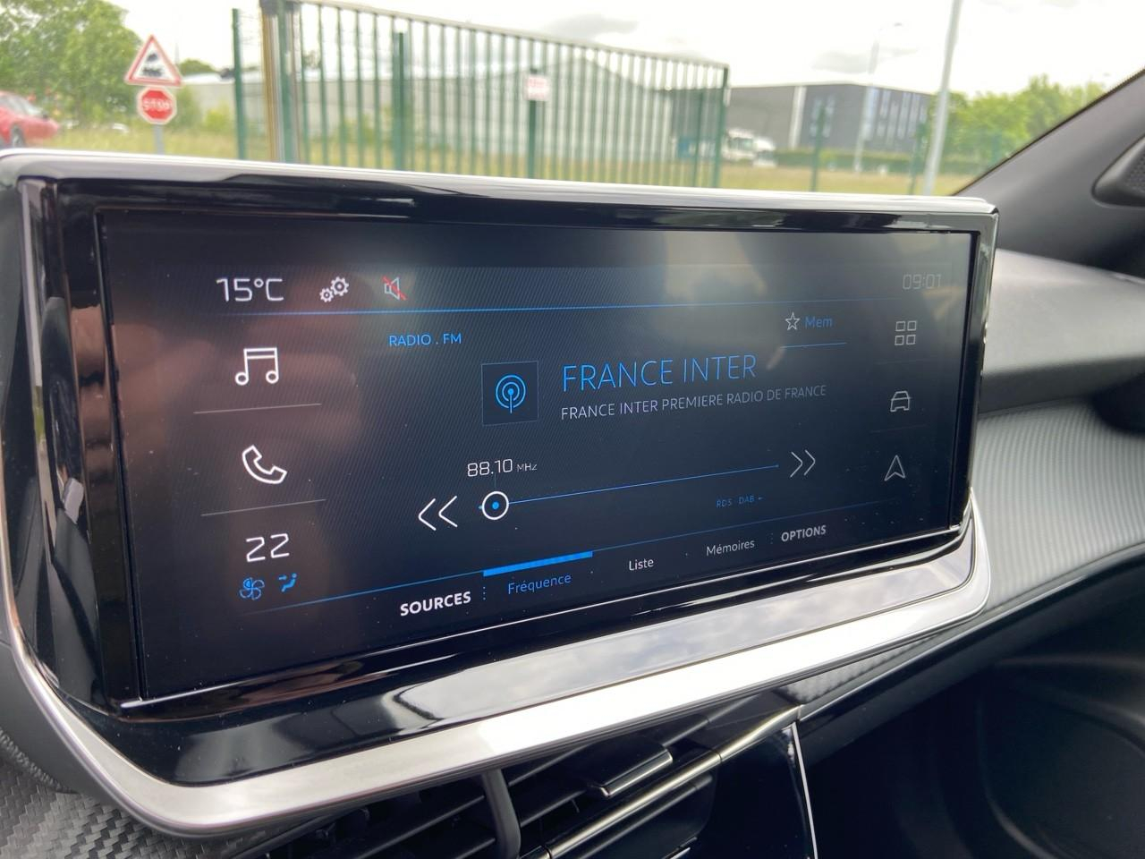 Peugeot 2008 hybrid 136 e-dcs6 style — photo 18