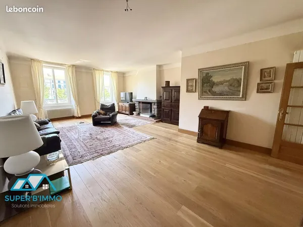 Propriété 6 pièces 253 m²
