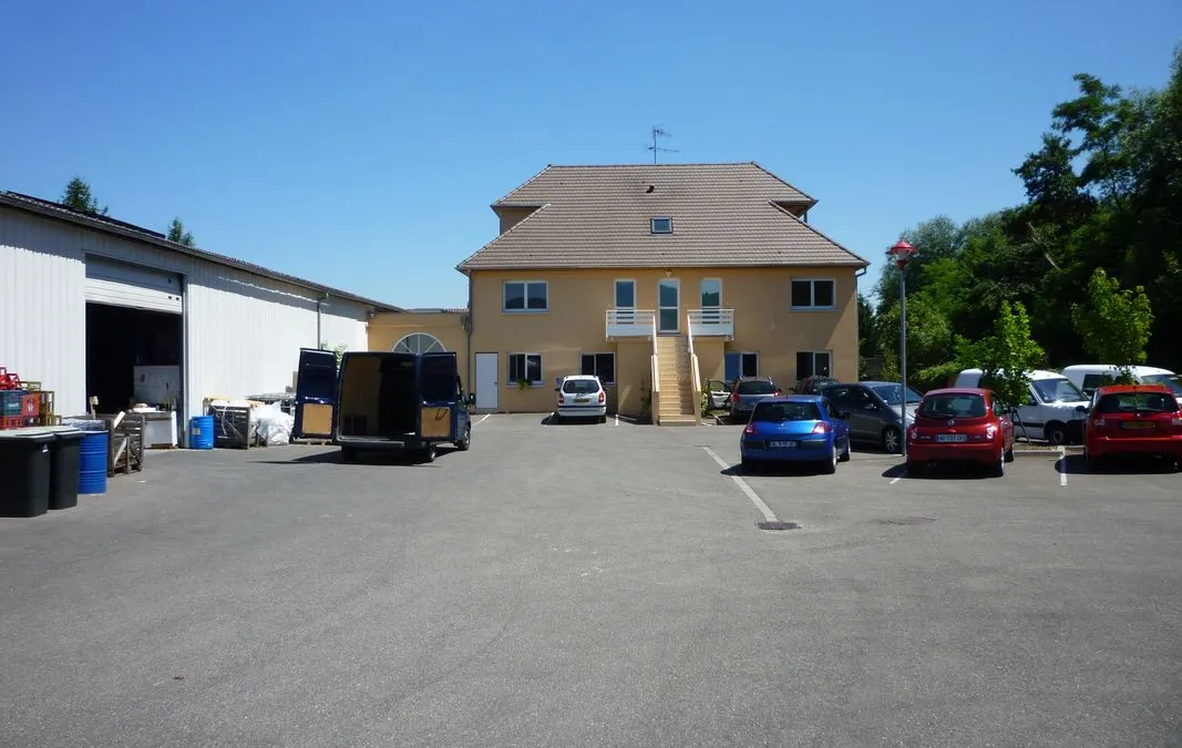 Photo 1