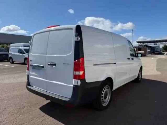 Mercedes Vito fourgon 114 cdi long bvm6 rwd — photo 5