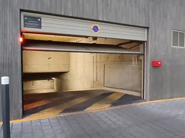 Place de parking en garage souterrain sécurisé