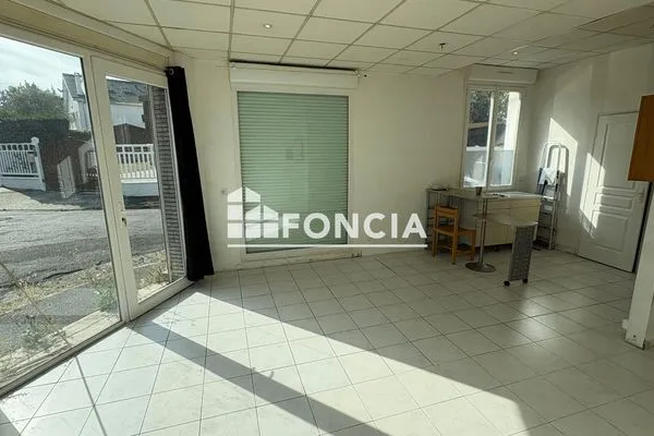Local 2 pièces 28 m²