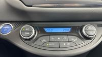 Toyota Yaris 100h France 5p — photo 19