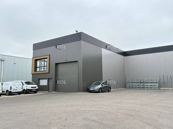 Local d'activité 490 m²