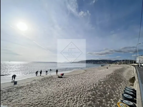 Élégant 2 pièces neuf proche plage à Juan-les-Pins
