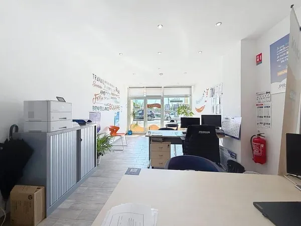 Local commercial 120 m²