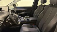 Peugeot 3008 HYBRID 225ch Allure Pack e-EAT8 — photo 12