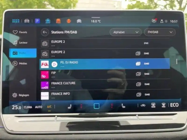 Volkswagen Passat 1.5 ehybrid 272 dsg6 — photo 17