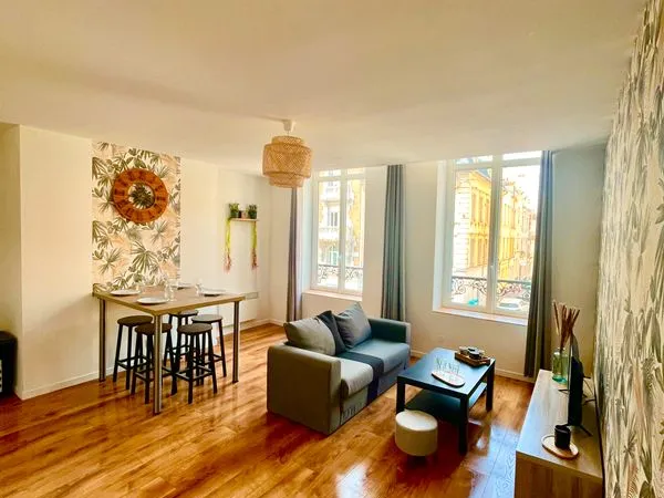 T2 MEUBLÉ 40 m² - 600 + 50 DE CHARGES