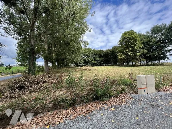 Terrain 900 m²