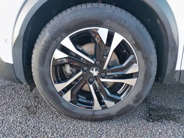 Peugeot 2008 moteur électrique 136 ch — photo 33