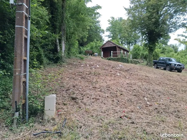 Vend de terrain avec chalet