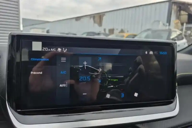 Peugeot 208 electrique 50 kwh 136ch — photo 47