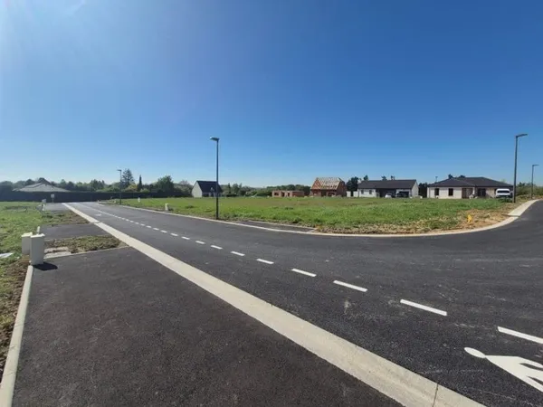 Terrain 784 m²