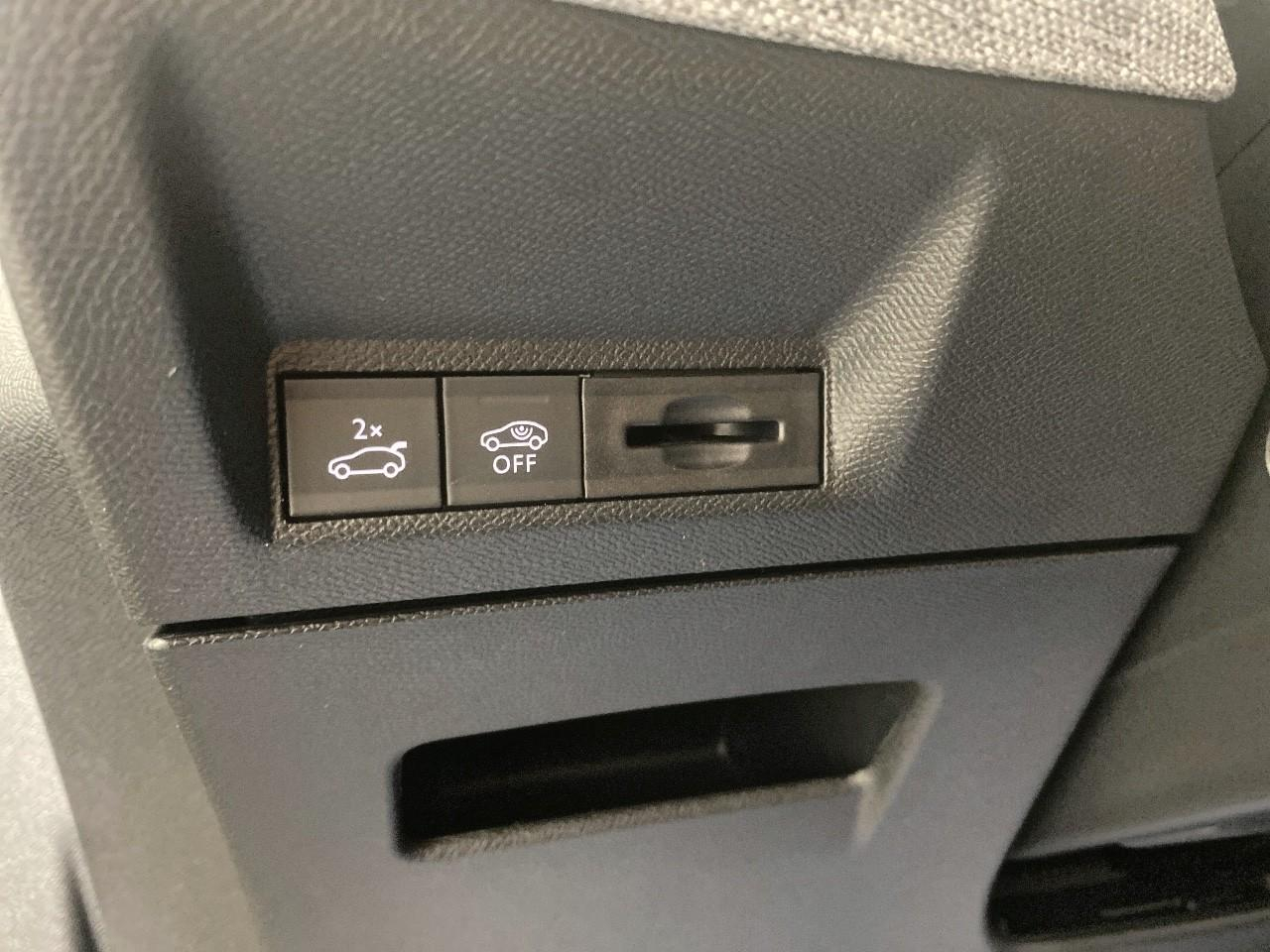 Peugeot 5008 hybrid 136 e-dcs6 gt — photo 19