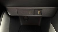 Toyota Yaris 116h Design 5p MY22 — photo 30