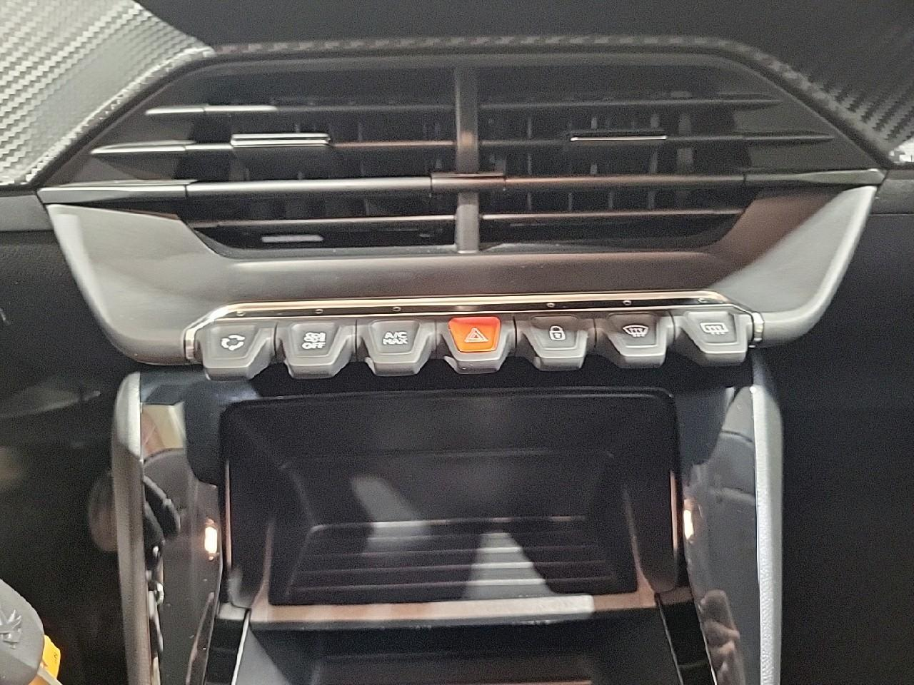 Peugeot 208 puretech 75 s&s bvm5 like — photo 20
