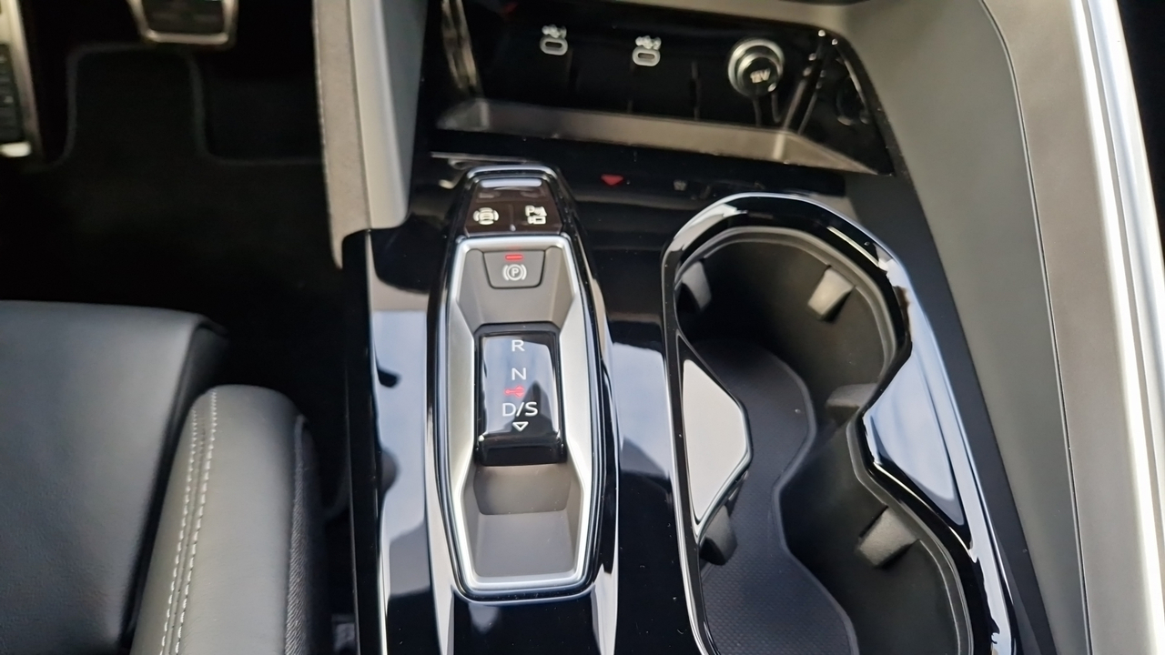 Audi Q5 TFSI 204 ch Hybride S tronic 7 Quattro — photo 24