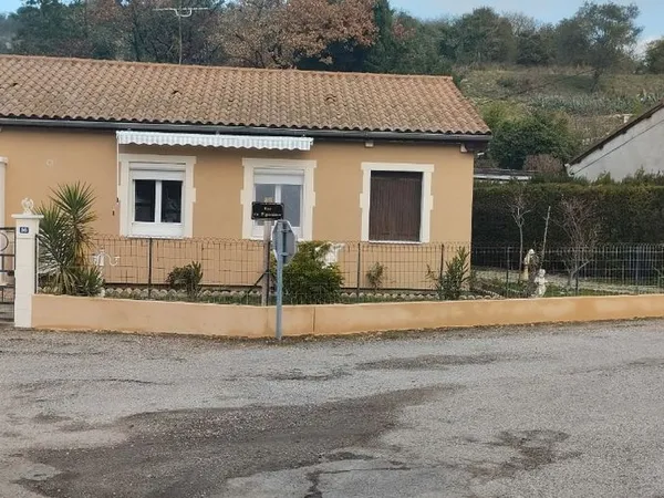 Maison individuelle de 80 M2 de plein pied sur terrain de 700m2
