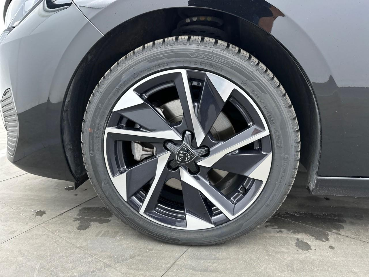 Peugeot 308 hybrid 145 e-dcs6 allure — photo 7