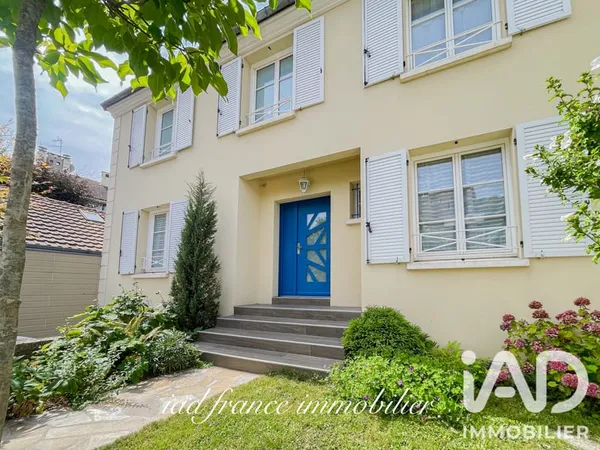 Maison 6 pièces 236 m²