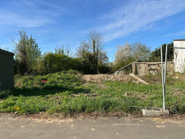 Terrain 341 m²