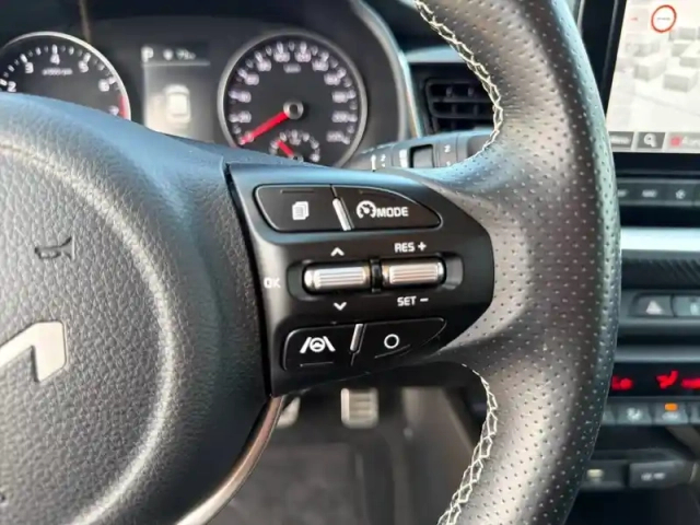 Kia Stonic 1.0 t-gdi 120 ch mhev dct7 — photo 28