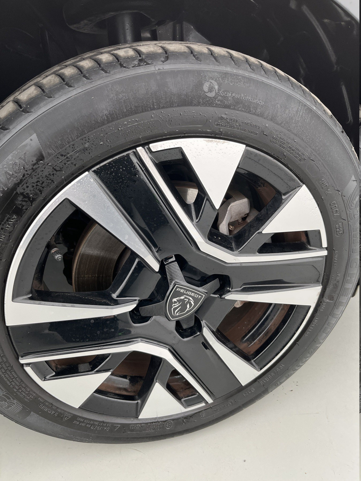 Peugeot 208 — photo 53