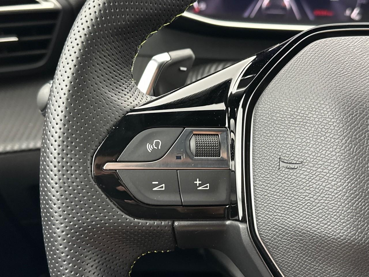 Peugeot 2008 puretech 130 s&s eat8 gt — photo 20