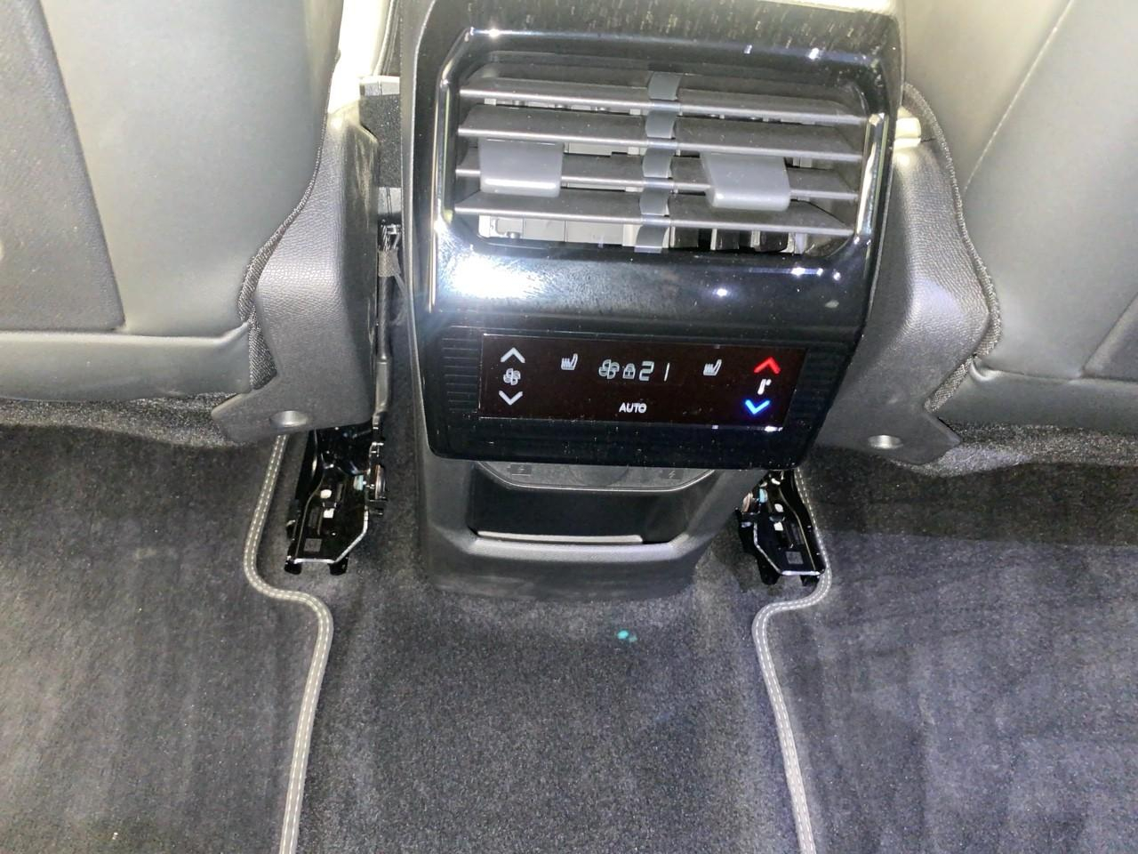 Peugeot 5008 hybrid 136 e-dcs6 gt — photo 23