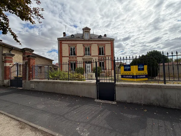Maison 8 pièces 242 m²