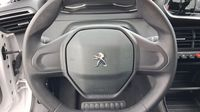 Peugeot 208 1.2 PureTech 75ch S&S Like 2022 — photo 12