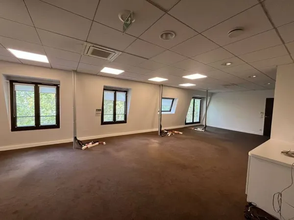 Bureau 2 pièces 92 m²