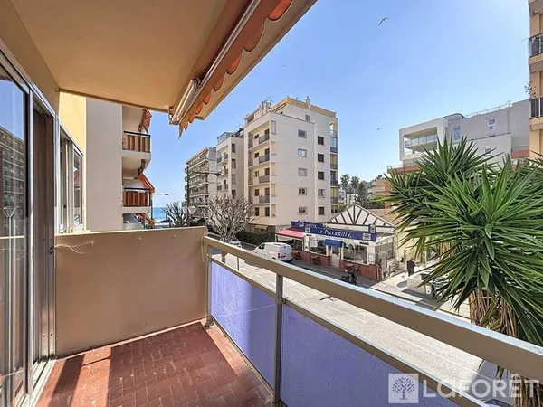 Studio Bord de mer avec balcon et vue mer