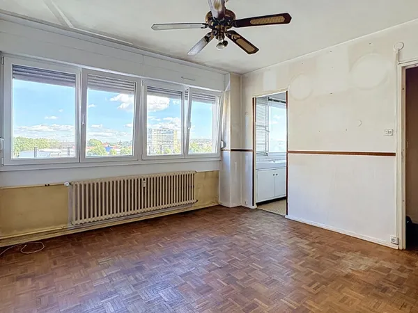 STUDIO +25 M² METZ DEVANT-LES-PONTS PROCHE FACULTÉ ASCENSEUR