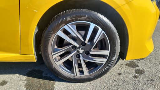 Peugeot 208 1.2 PureTech 130 EAT8 - Allure Pack – 2022 – 43767 km – Essence – Boîte Automatique — photo 20