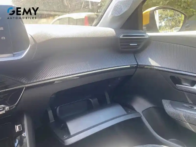 Peugeot 208 electrique 50 kwh 136ch — photo 18